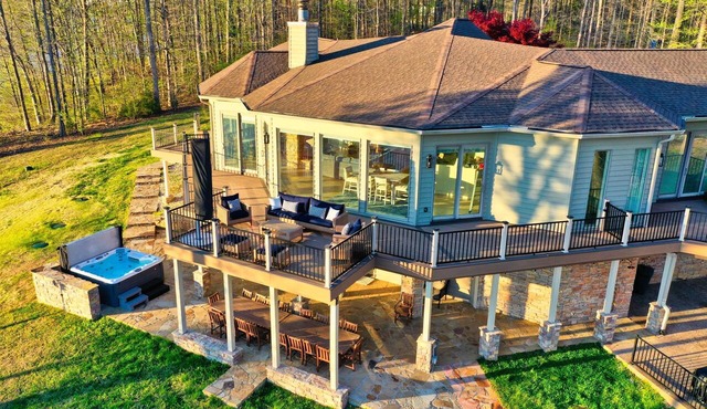 Sleeps 16+ Private Side & Heated 2 Boats, 2 Jet skis, Hot Tub, Movie Room, Games in Bumpass