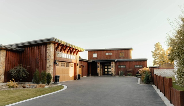Snake River Estate - Direct River Access & Firepit in Saint Anthony