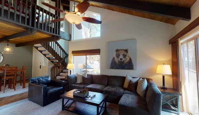 Spa-Side Escape with Access to Exclusive Golf in Sunriver