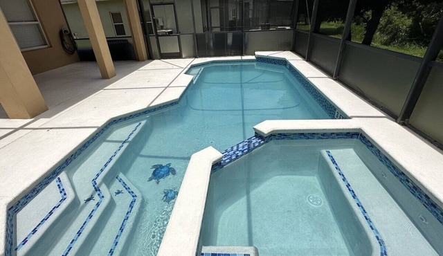 Spacious 4BR Villa with Private Pool Near Disney in Davenport