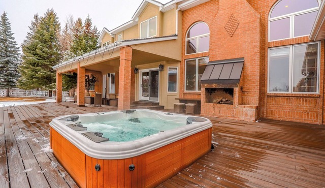 Spacious 6-Bedroom Mountain Home –Minutes from Park City’s Year-Round Adventures in Kamas
