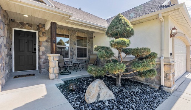 Spacious cozy 6 bedroom just 20 minutes from Sundance Ski resort. in Orem