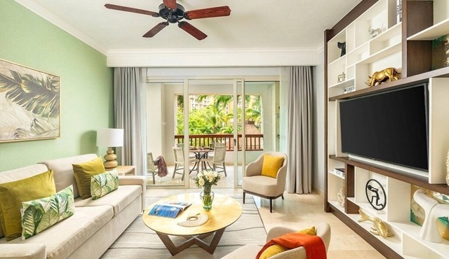 Spacious Two Bedroom Residence at Villa Del Palmar Cancun in Cancún