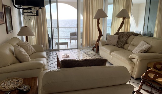 Spectacular OceanFront 2 Bedroom Condo, Magical Sunsets! in Mazatlán