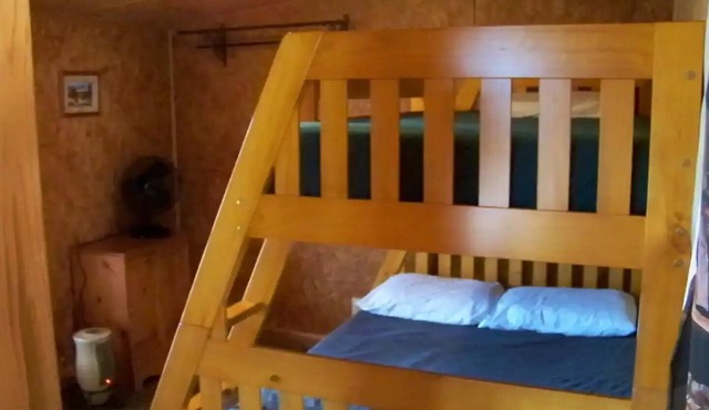 Starlight Cabin & Ride Away on Tomahawk Ridge in Utopia