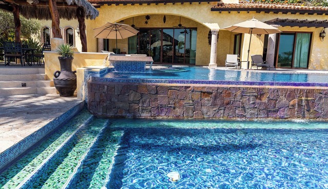 Stunning 4BR Villa w/Ocean Views, Infinity Pool, Hot Tub & Butler Service in Cabo San Lucas