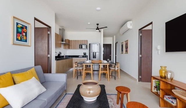Stunning Lagoon View Condo Pool & Gym 9th Floor in CancÃºn