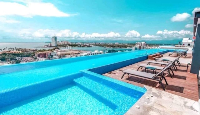 Stunning rooftop infinity pool minutes from the beach in Puerto Vallarta