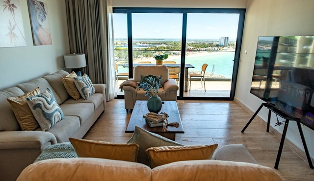 Stylish Condo with Ocean Views & Balcony Sunsets in Progreso