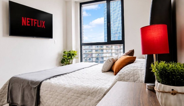 Stylish High-Rise Escape: Pool, Hot Tub & Cinema, King-Size Bed and High-Speed WiFi. in Ciudad de México