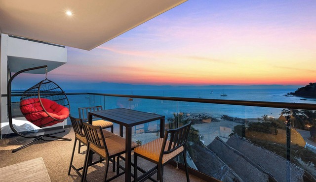 Stylish Beachfront 3BR Ocean View - Zantamar 301A in La Cruz de Huanacaxtle