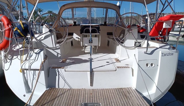 Sun-Kissed Sailing in Mar de Cortez: A Baja California Sur Beach Experience in La Paz