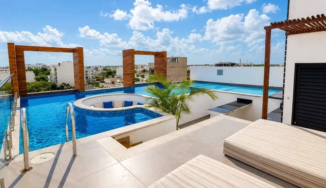 Sunny Rooftop Pool Studio Downtown · Cosmo 42 in Playa del Carmen