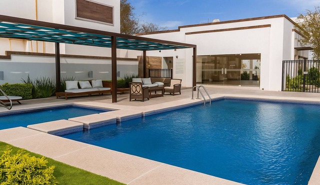 Sunset House in private property w/Alberca; 5 min Airport and Consulate in Hermosillo