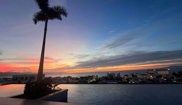 Sunsetower Premium 1BR, Rooftop Infinity Pool in Puerto Vallarta