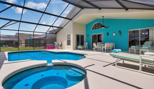SWH812BD - Waterview & Pool w/Spa - Up to 8 Guests in Davenport