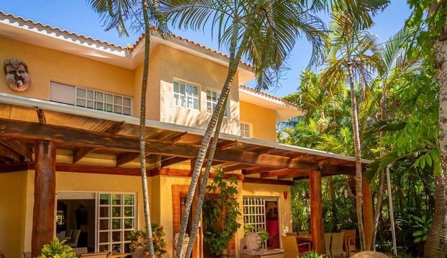 The Bamboo Manor. Luxury residence, beach and pool in Playa Paraíso