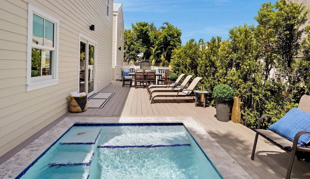 *THE DUKE & THE DUCHESS* Compound w/Pool + Last Key White Glove Service. in Key West