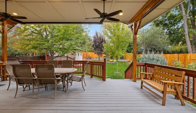 The REAL BOISE RETREAT! AMAZING LOCATION & STELLAR Backyard. Bring your DOG! 2 mins to Downtown! in Boise