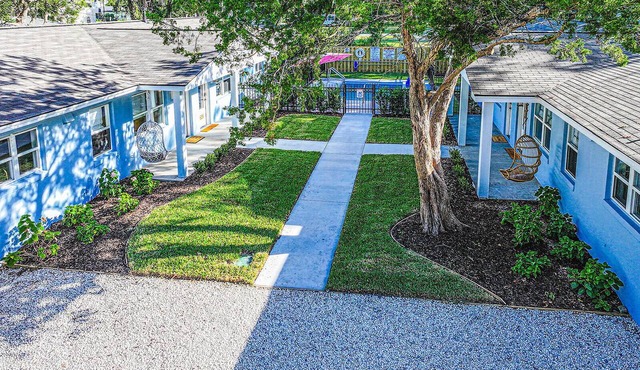 The Ultimate Group Getaway | 4 Coastal Bungalows + Pool | Sleeps 18 in Saint Simons Island