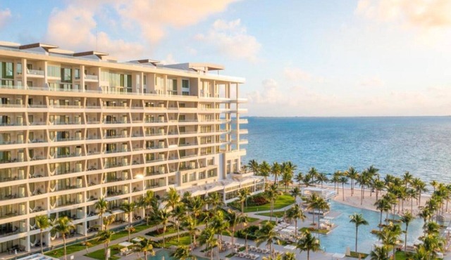 Tropical paradise on the beach. Your destination for an unforgettable getaway. in Cancún