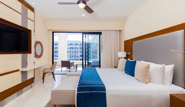 Two Bedroom Suite Pool View in Cabo san Lucas