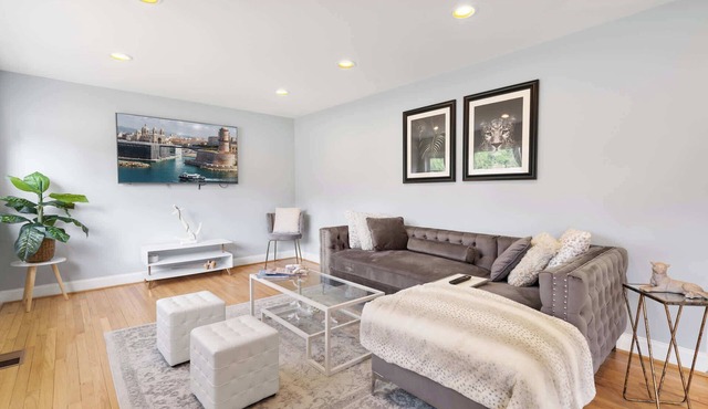 Upper Deck Modern Retreat in Arnold
