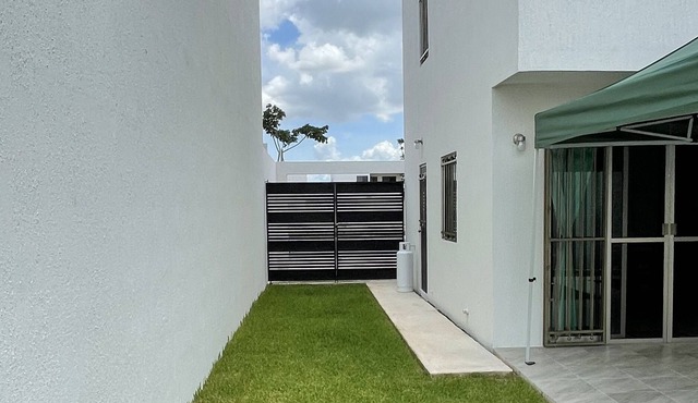 vacation rental full house, brand new home, 3 bedroom,3 full bath, n of merida