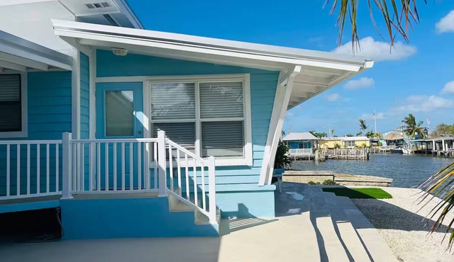 Waterfront 3-BR, 2-BA Pet Friendly Vacation Rental 5 mi to Marco Island in Marco Island