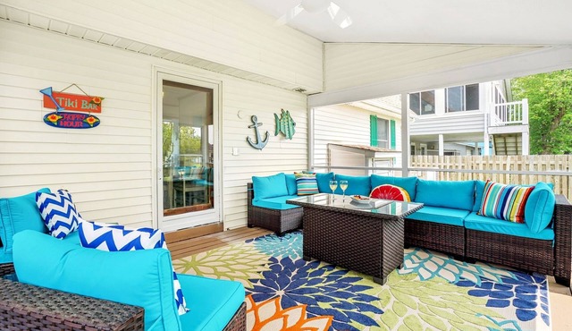 Waterfront Coastal Casual Home with Screened Deck + Boat Dock + Dog-Friendly! in Ocean City