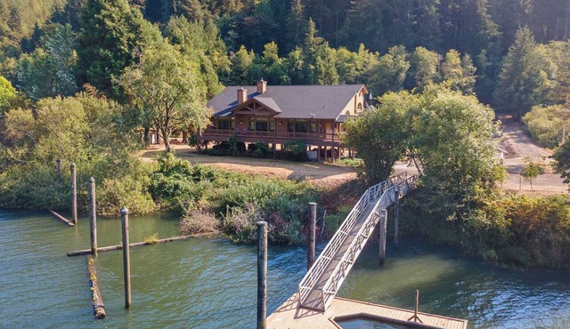 Waterview w Dock and Fishing, Wrap around deck in Mapleton