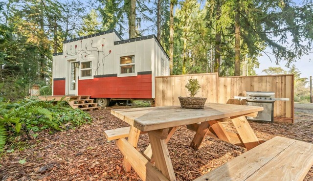 Winery Getaway Pets Welcome BBQ & Fresh Air Shower in Sherwood