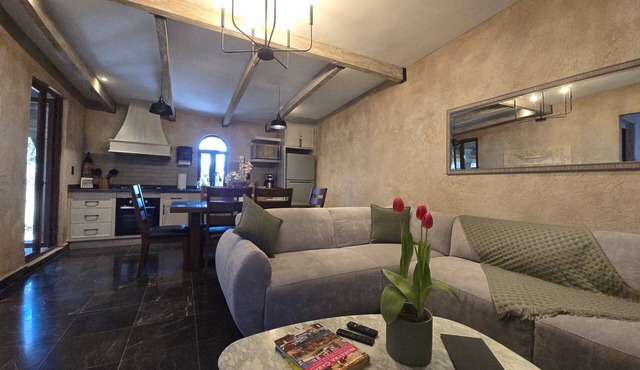 Zeus Apartment: Modernity in Val'Quirico. in Val'Quirico
