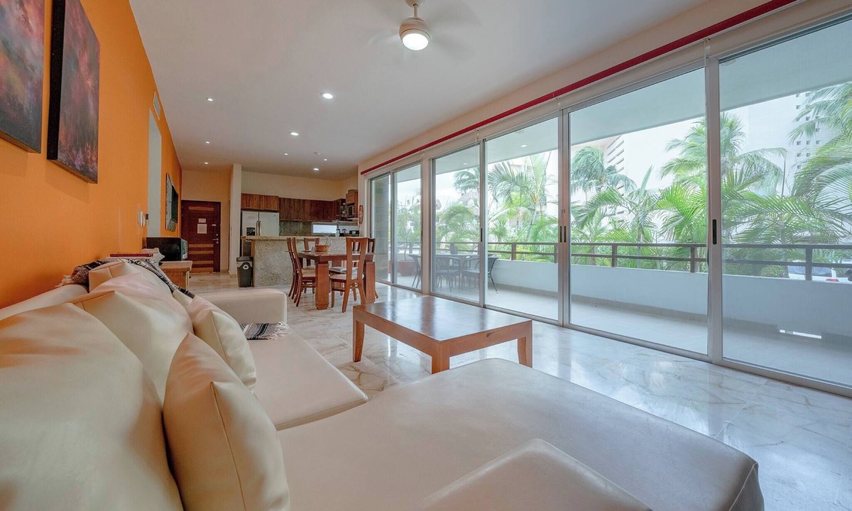 Zazil-ha Condo | Near to the Beach 2 BR Condo with Pool - CDM