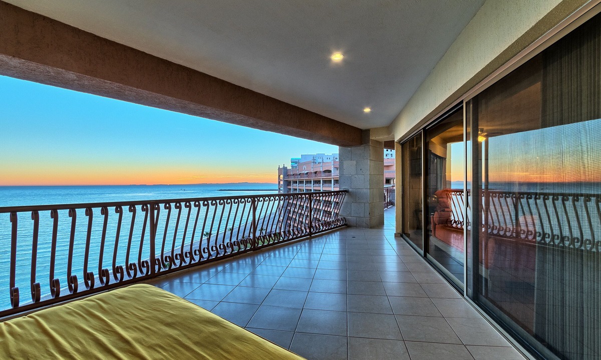 Puerto Penasco Condo | Sonoran Sun SE 908 Sunny Daze Massive Grandiose Oceanfront Condo