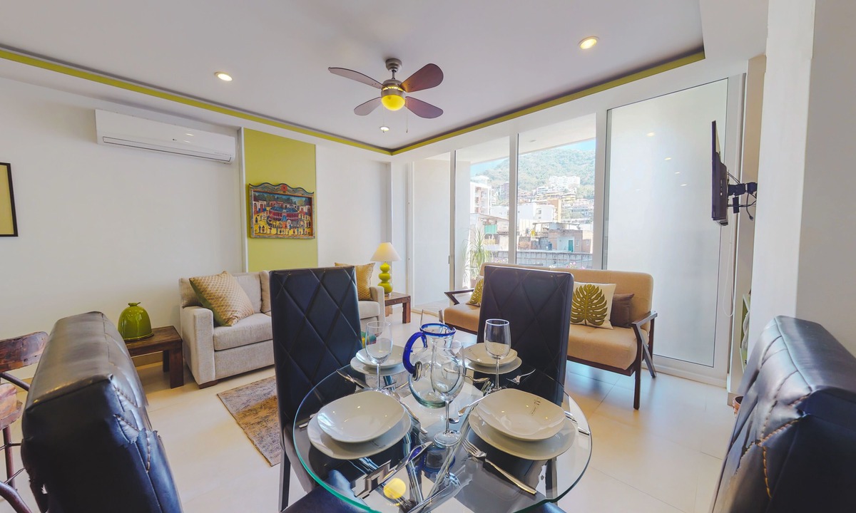 Emiliano Zapata Condo | Condo in Lazaro Cardenas Street The Park 202 2BD Condo for rent in Old Town, Pue