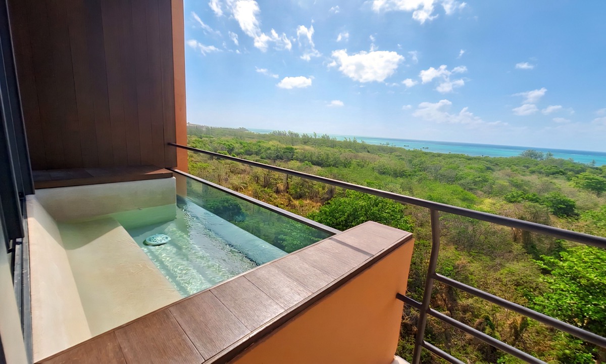 Luis Donaldo Colosio Apartment | Ixuh Ocean Front 5 Ave Playa del Carmen