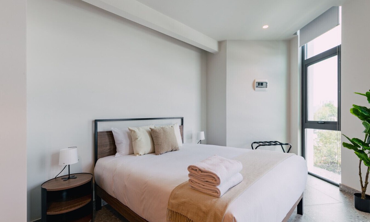 Lomas de Sotelo Apartment | Chic Studio with WIFI and Work Hub