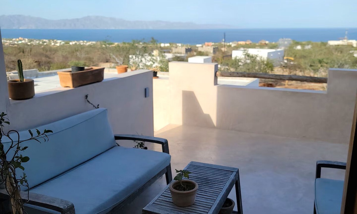 El Sargento Apartment | Cozy 1-bedroom studio with amazing sunrise view of Cerralvo - with AC-