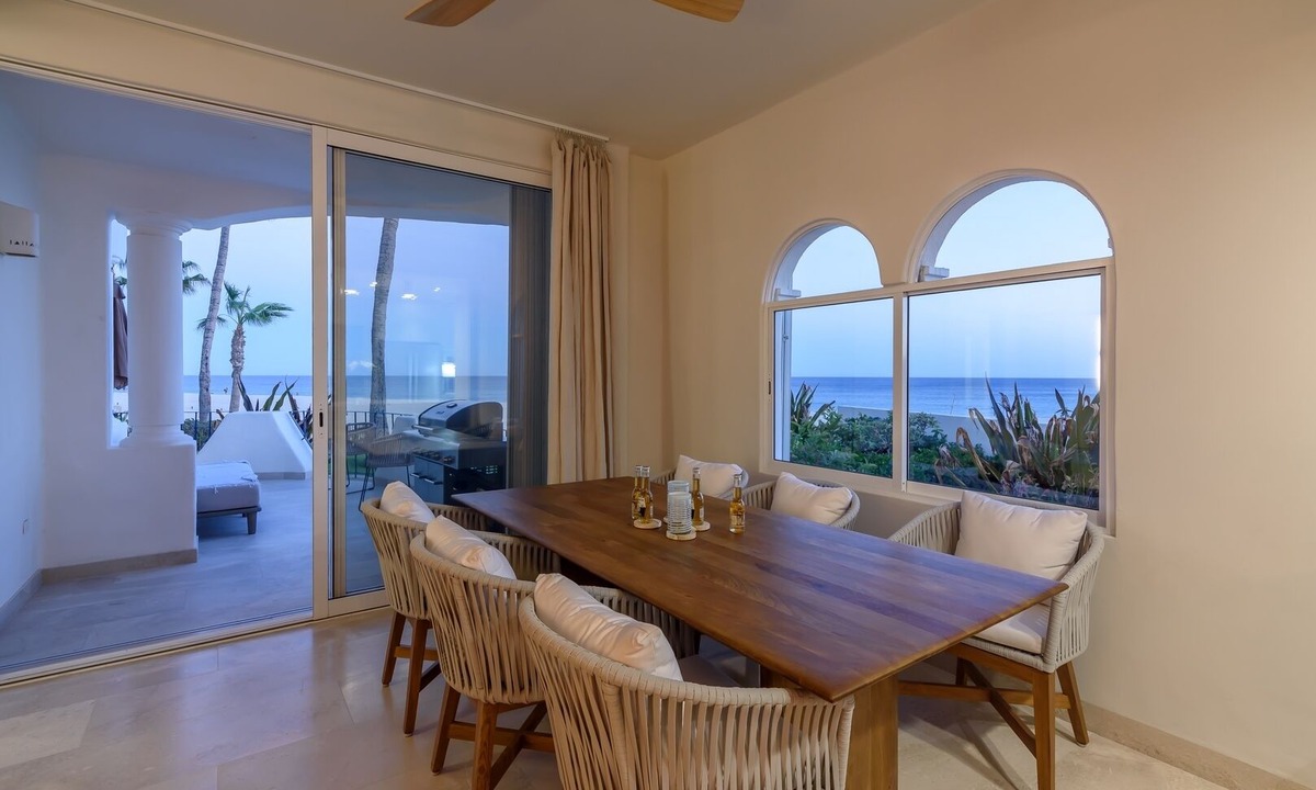 San Jose del Cabo Condo | Luxury & Modern Ocean Front- On The Beach!