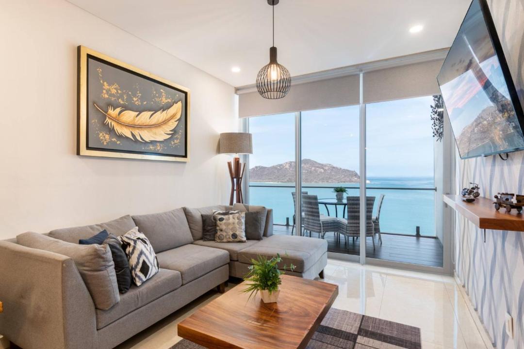 Zona Dorada Apartment | Beautiful views on the 10th floor in Camino al Mar