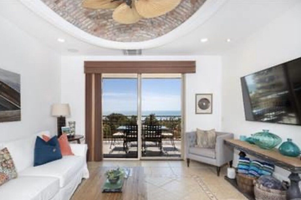 Photo of Livingroom in Sandy Beach