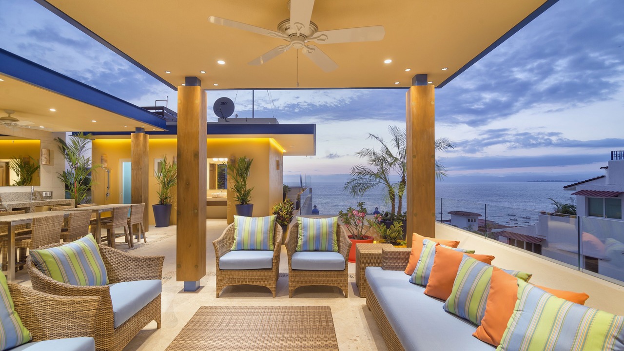 Photo of Patio Balcony in South Shore Hotel Area