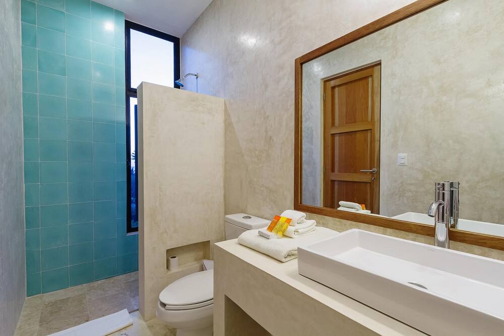 Photo of Bathroom in Miramar