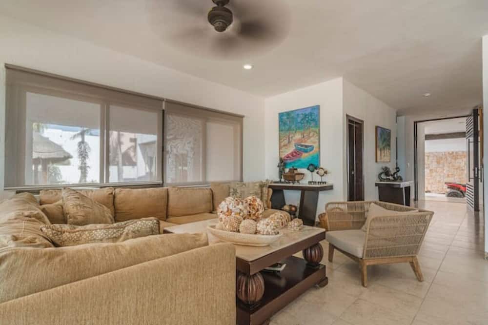 Photo of Livingroom in Chicxulub Puerto