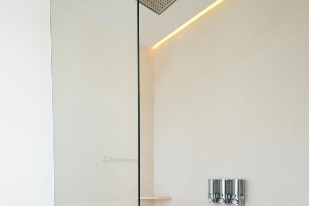 Photo of Bathroom in Romantic Zone