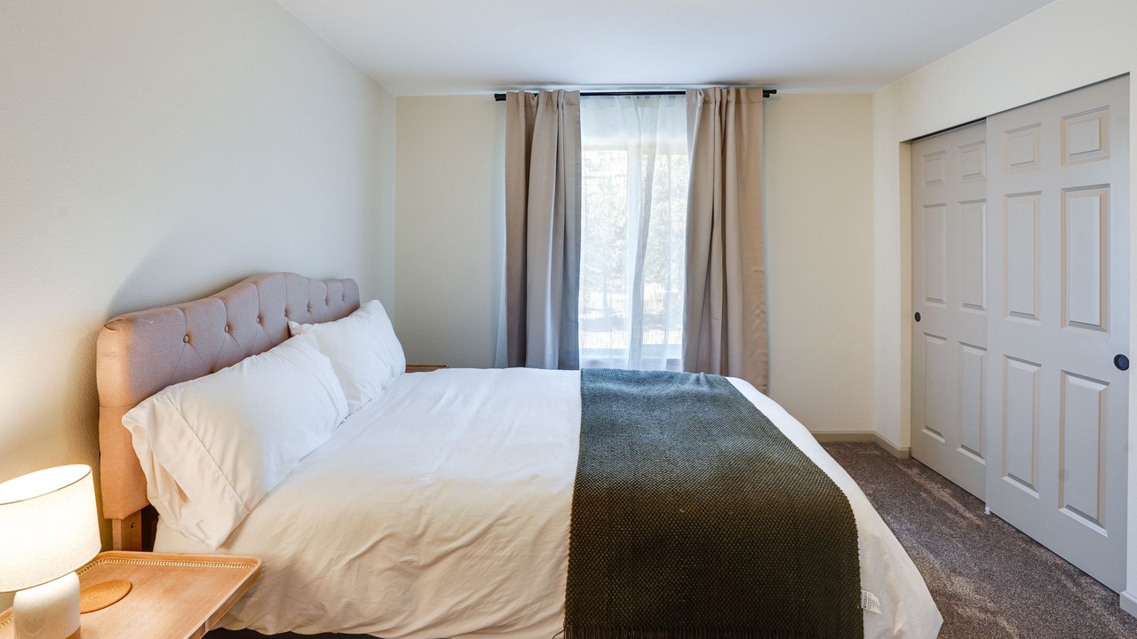 Photo of Bedroom in Crooked River Ranch