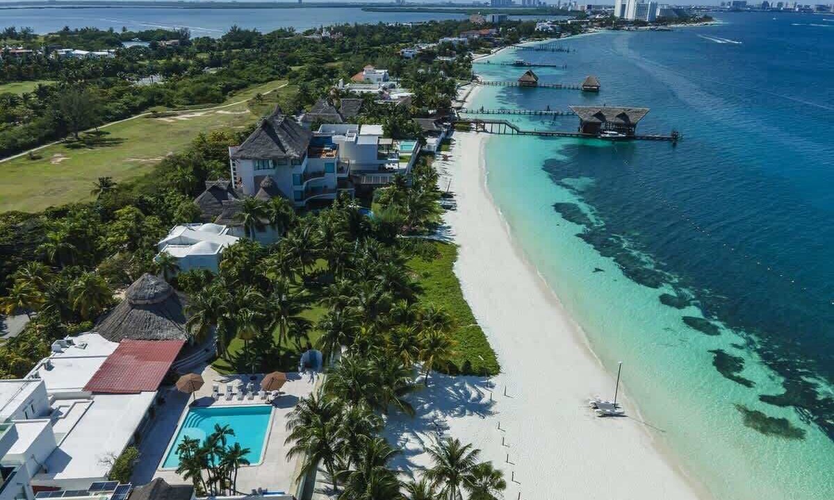 Photo of Others in Punta Cancun