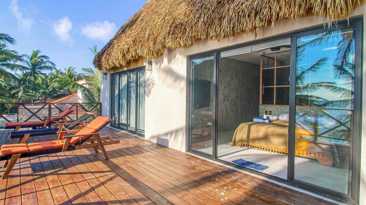 Photo of Patio Balcony in Soliman Bay