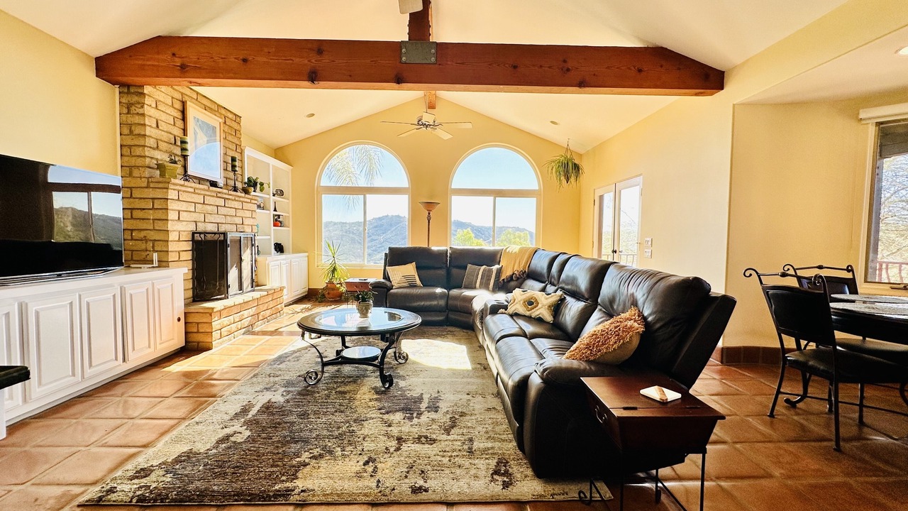 Photo of Livingroom in Escondido